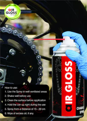 Air Gloss Chain Lube Spray বাইকের চেইনে স্প্রে করা হচ্ছে
